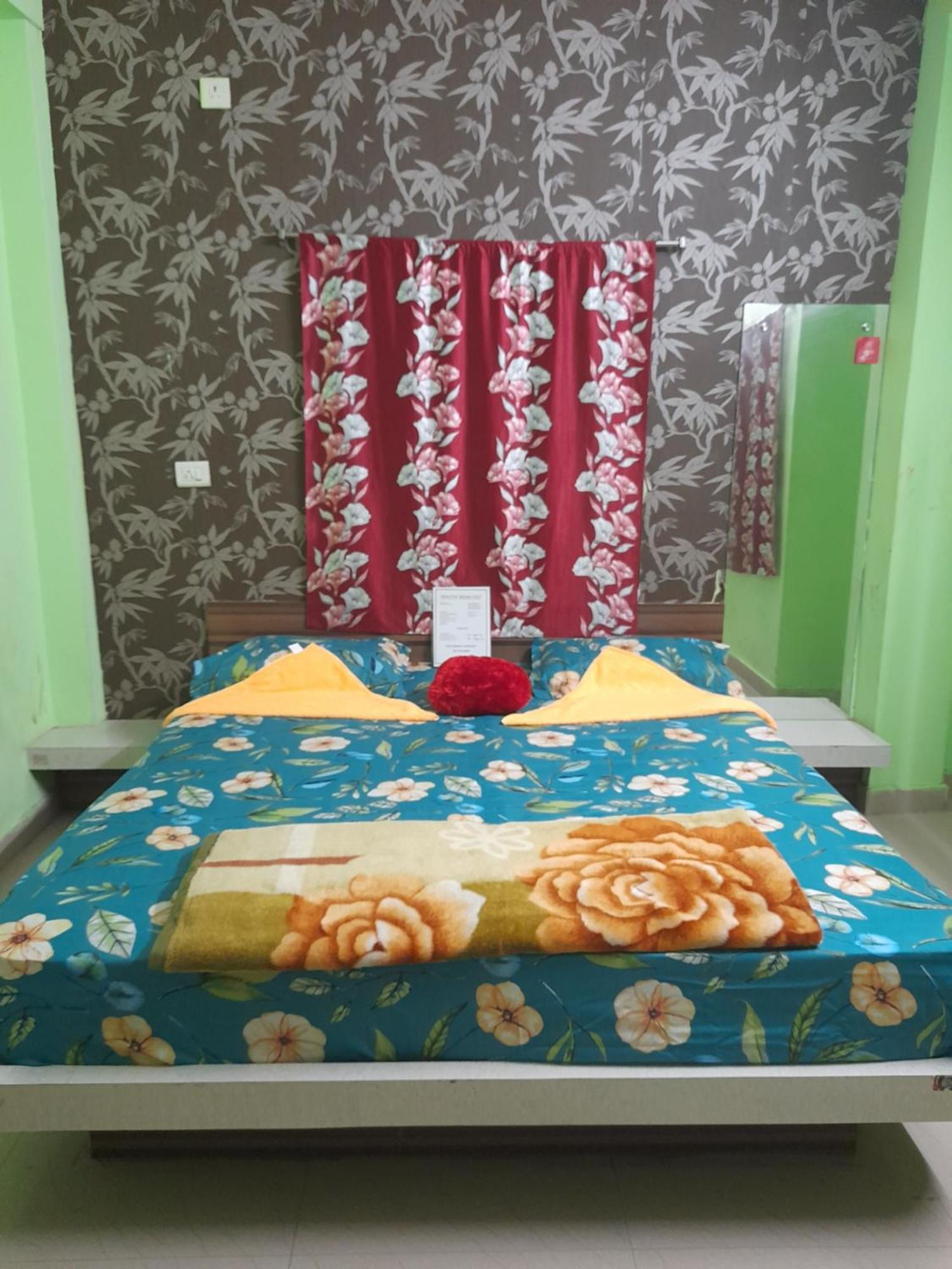 Hotel Tirupati Пурі Екстер'єр фото